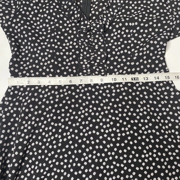 Nasty Gal Sz 8 Short Sleeve Mini Dress V Neck Black - Picture 9 of 10